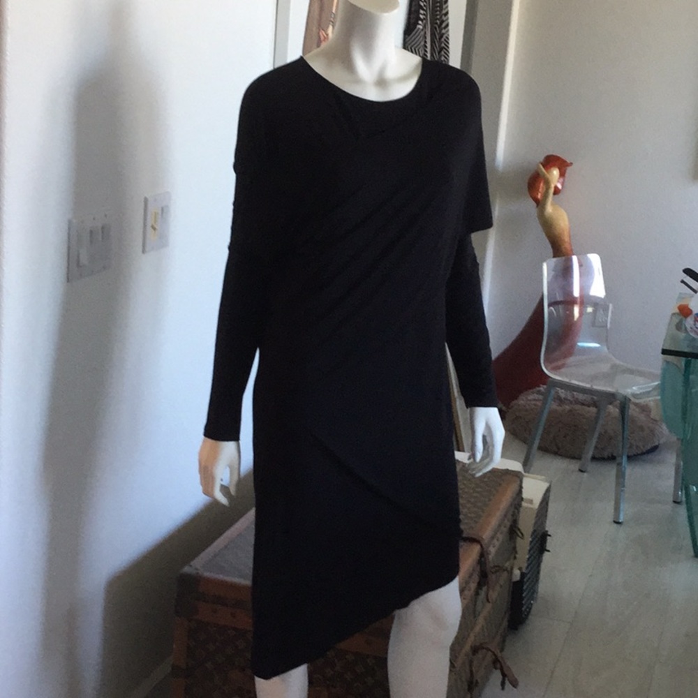 Heikejarick black dress